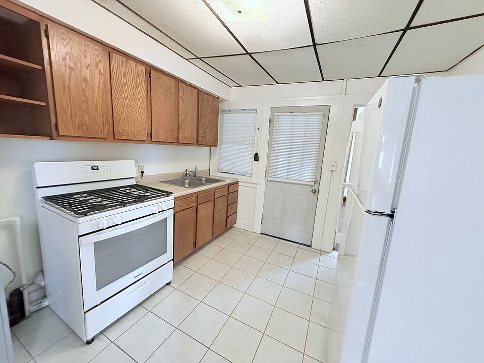 1st image of 308 Roosevelt Ave #3N