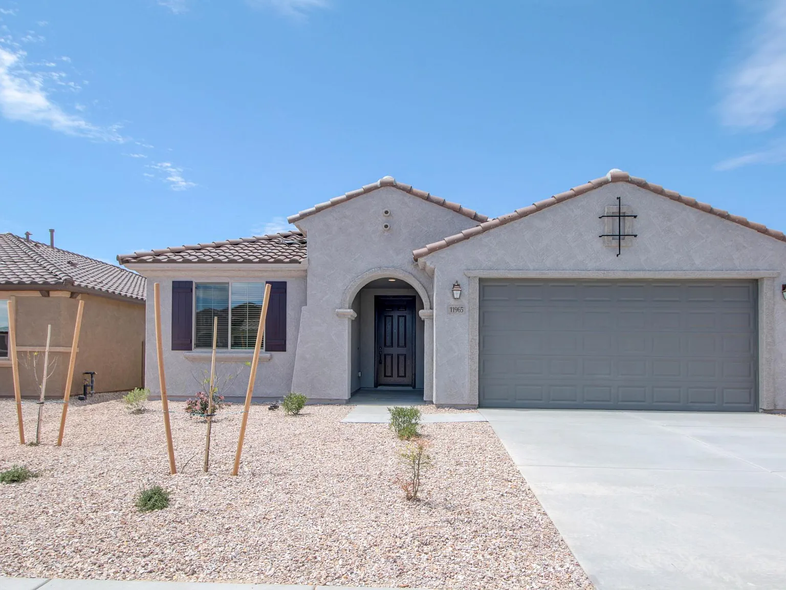 3 bed, 1985 sqft, $2,195 — Photo 1