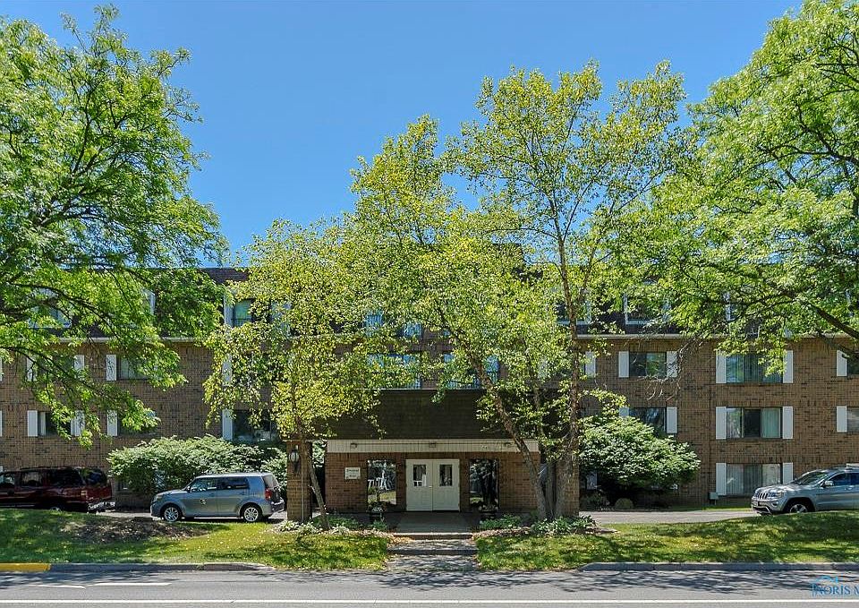 1st image of 4343 W Bancroft St APT 2B