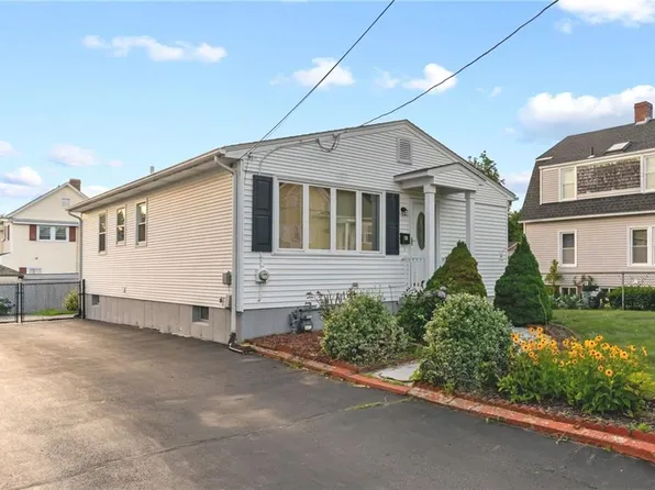 61 6th St, East Providence, RI 02914