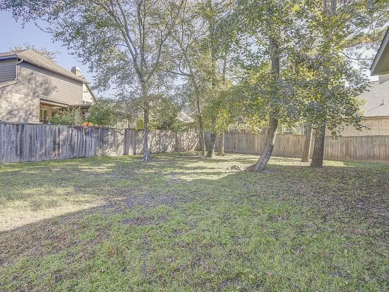 70 S Almondell Cir — Photo 33