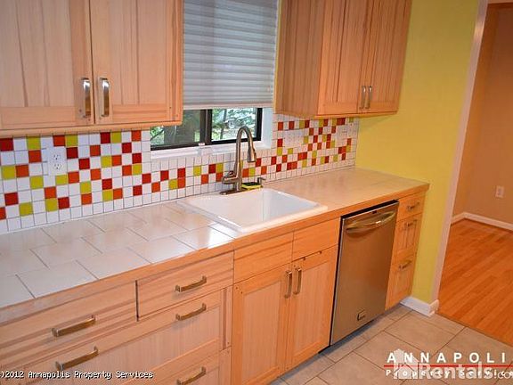 4th image of 1184 Bay Highlands Dr