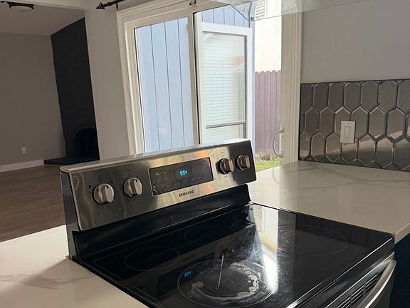 5th image of 7913 Lichen Dr