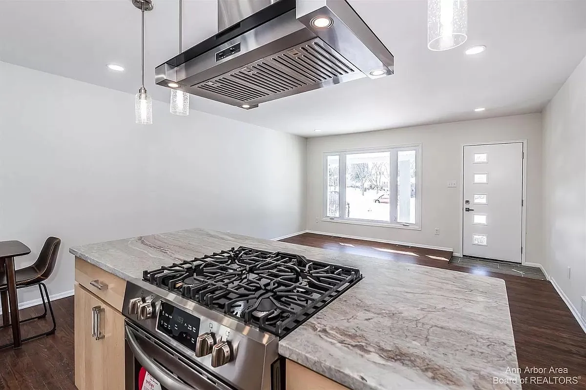 Building Photo - 2 Gallway Ct