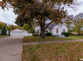 1015 SE 2nd Ave, Aledo, IL 61231