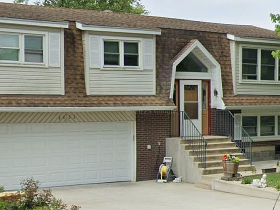 2nd image of 1063 Yale Ave