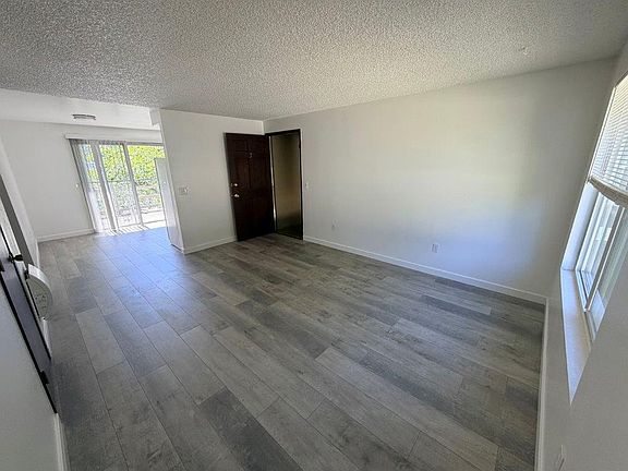 3rd image of 435 Ranch Rd #B3
