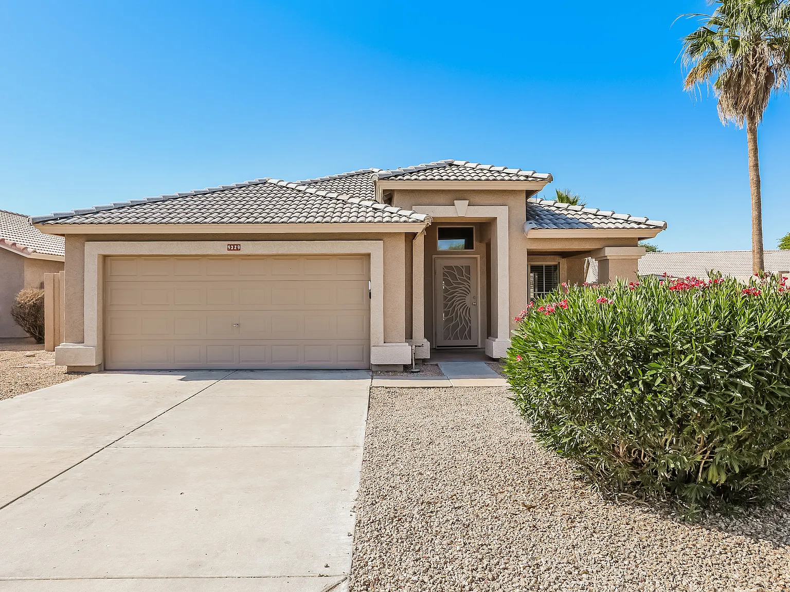 3 bed, 1548 sqft, $2,095 — Photo 1