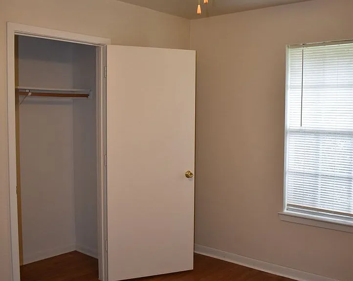 837 Lakeview Dr — Photo 10