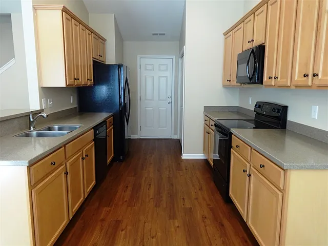 9029 Robins Nest Way — Photo 6