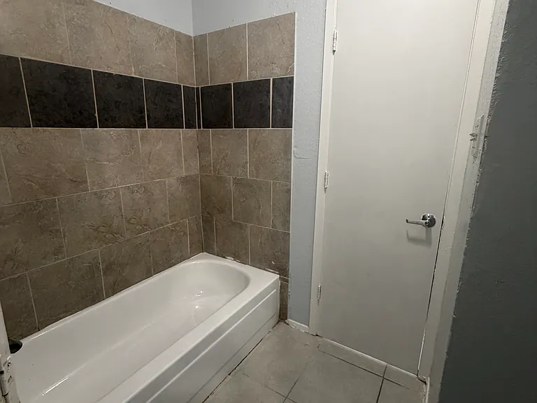 614 McQueary St #0 — Photo 2