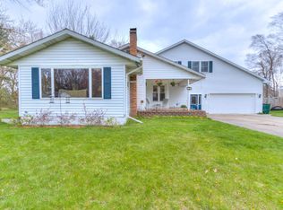 700 Ross Rd, Muskegon, MI 49441