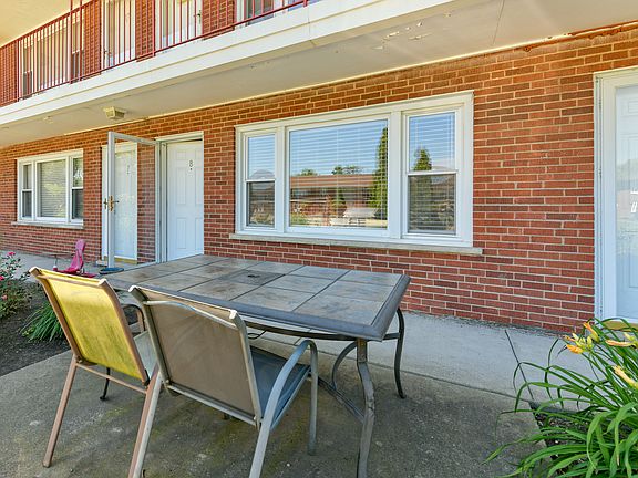 3rd image of 1113 Holiday Ln APT 8