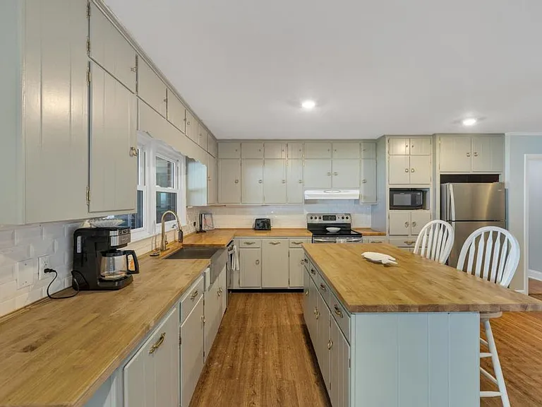 130 Leslie Dr — Photo 15