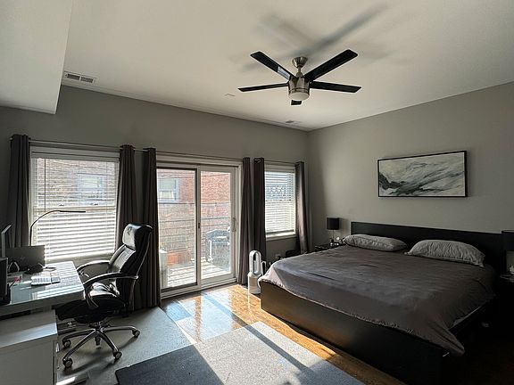 4th image of 4736 N Lincoln Ave APT 2