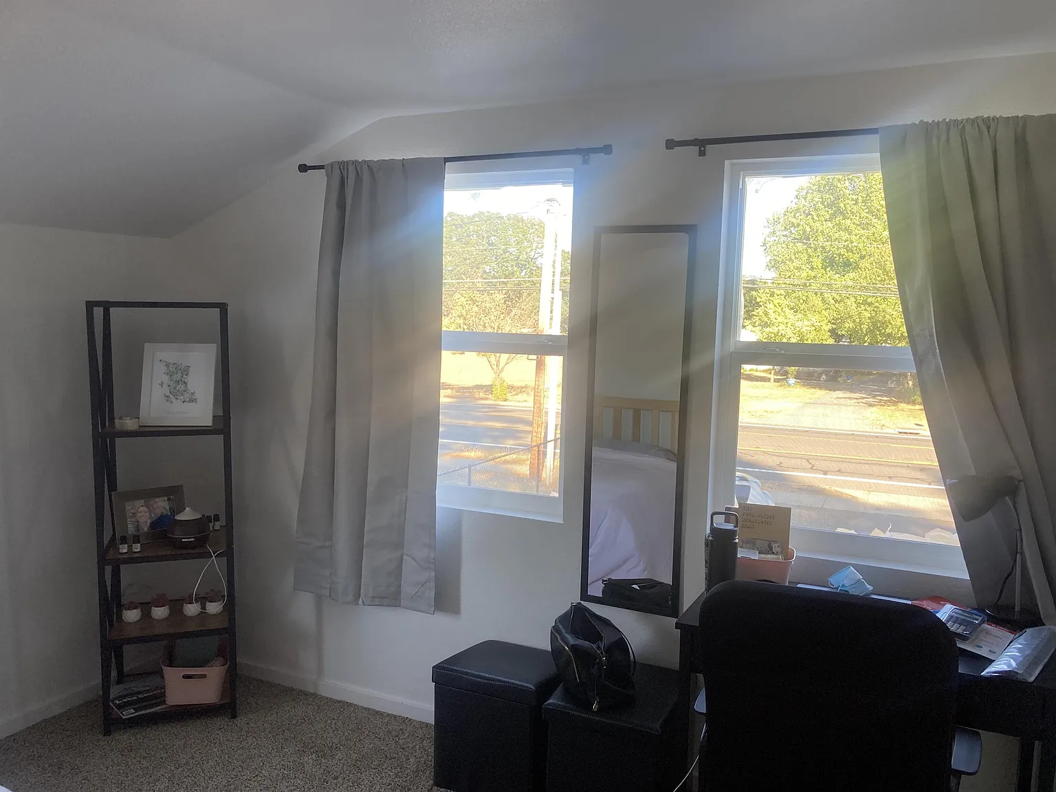 3062 Sunset Drive - B — Photo 4