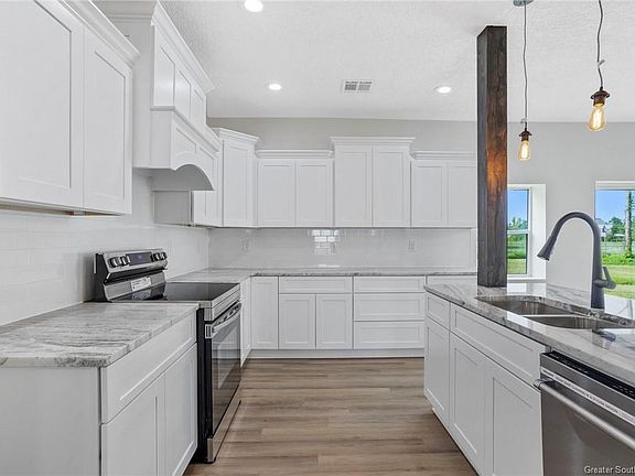 3rd image of 311 Cob Cir