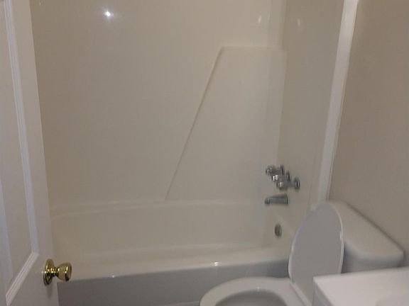 4th image of 1187 Trent Blvd
