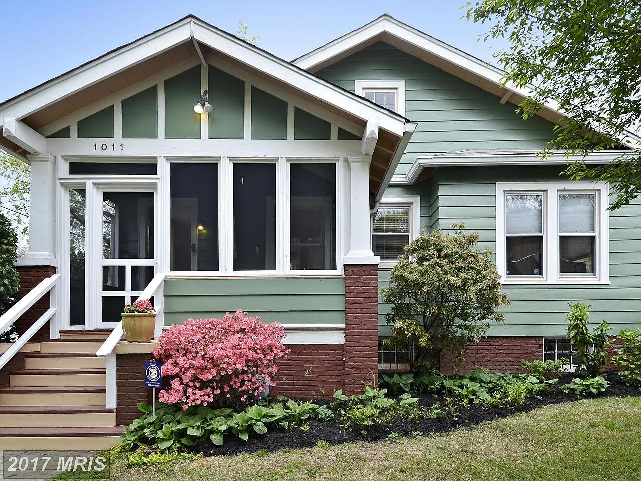 1011 Sigsbee Pl NE photo 1