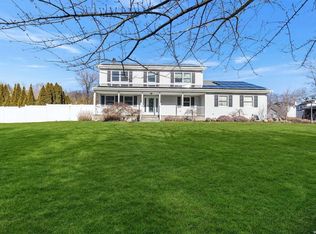 1 Meadow Ln, Rocky Point, NY 11778