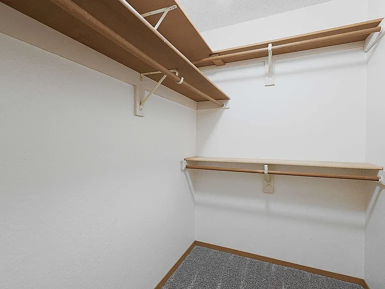Cambridge Apartments — Photo 51