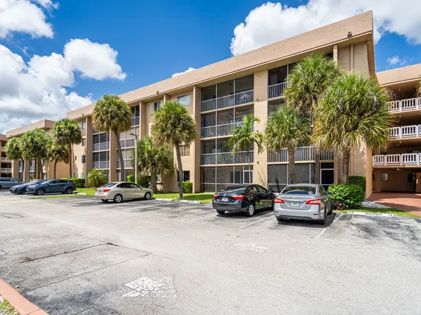 17000 NW 67th Ave APT 325, Hialeah, FL 33015