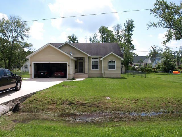 904 Bartlett St.