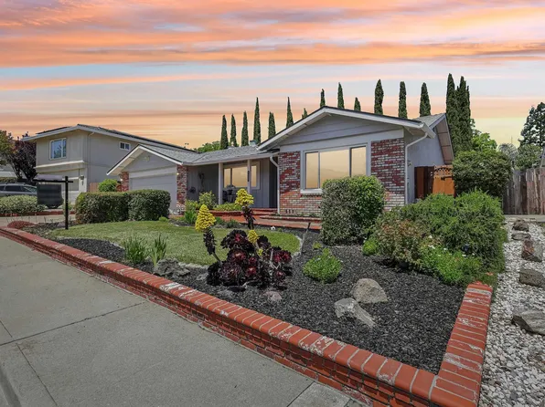 7527 Hillsdale Dr, Pleasanton, CA 94588