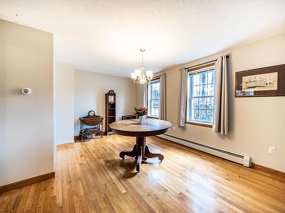 5th image of 11 Poplar St