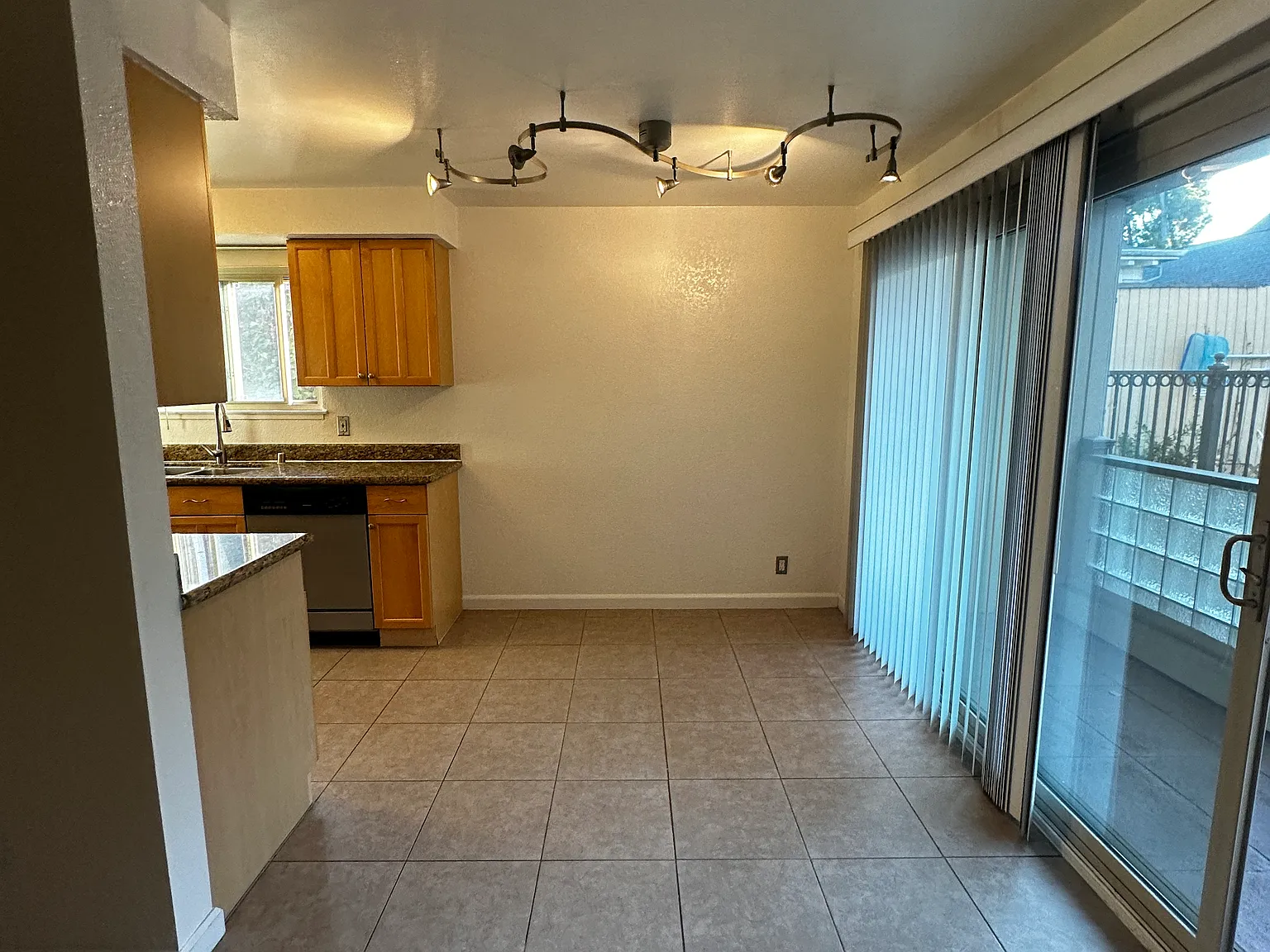 1 bed, 697 sqft, $2,195 — Photo 4