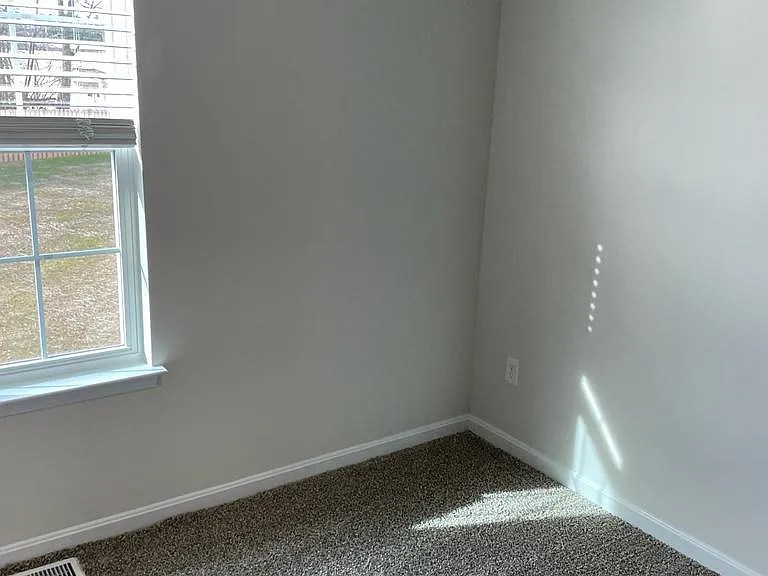 413 Tevis St — Photo 15