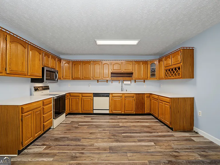 241 Busbin Rd — Photo 12