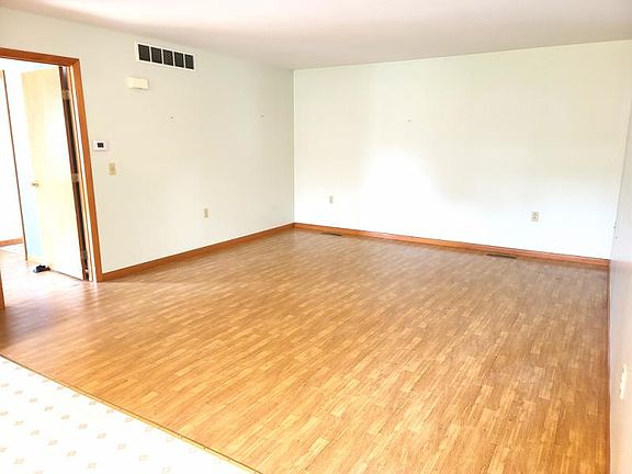 5th image of 418 S 4th St