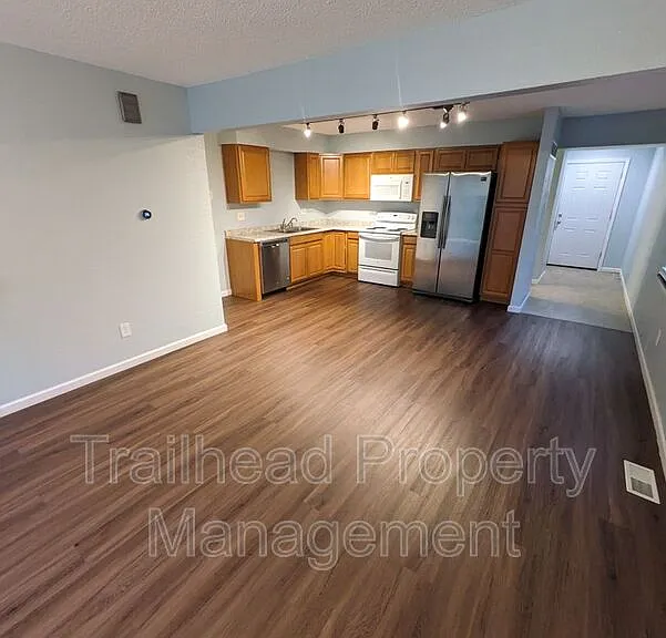 307 NE Timbercreek Dr — Photo 6