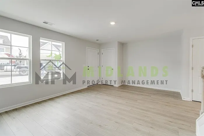 3068 Harborview Dr — Photo 4