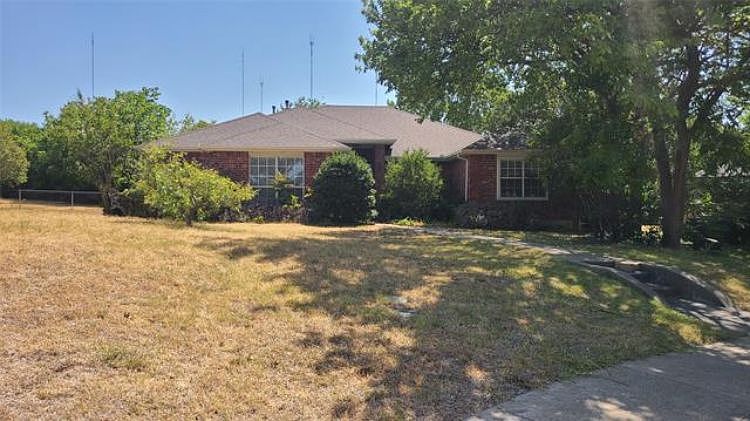 1st image of 819 Katherine Ct