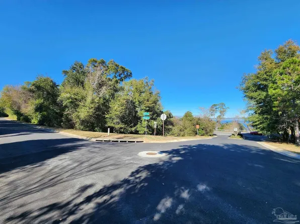 3018 Pelican Ln, Pensacola, FL 32514