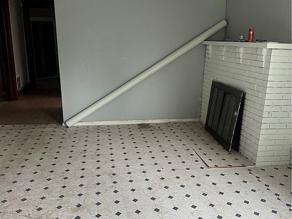 4th image of 641 Prendergast Ave