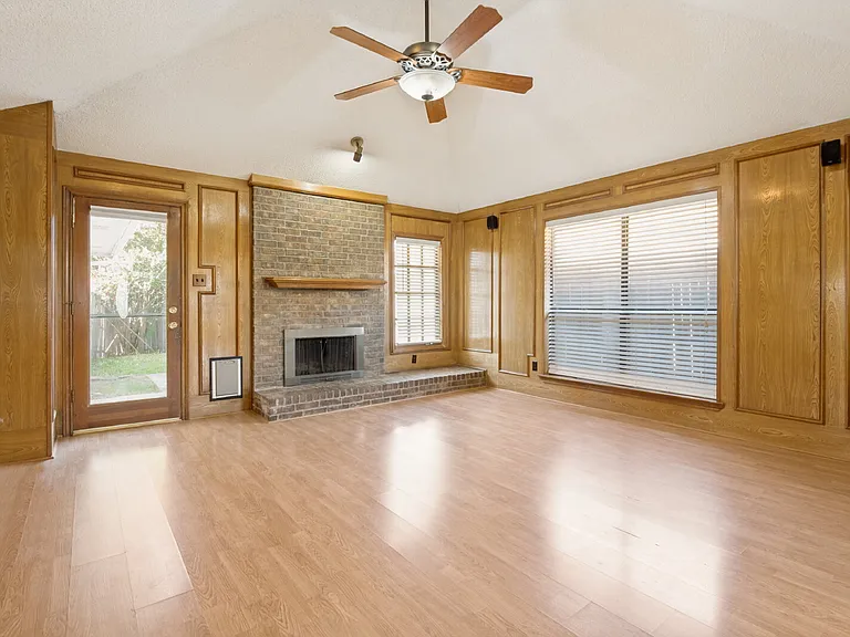 2336 Ridgestone Dr — Photo 4