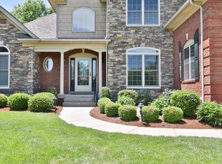 800 Persimmon Ridge Dr, Louisville, KY 40245