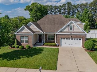800 Chapel Hill Dr, Chesapeake, VA 23322