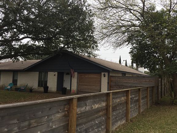 3rd image of 1511 Dandridge Dr