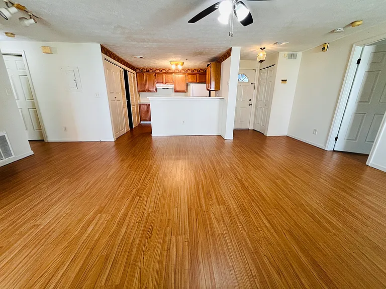 4245 Courtside Dr — Photo 5