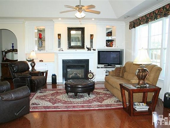 4th image of 1050 Winding Trail Drive SE