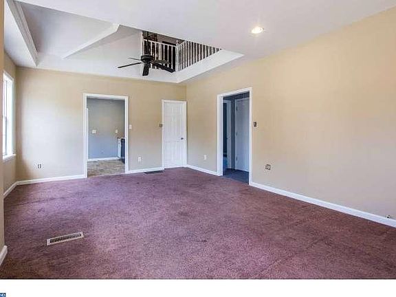 5th image of 209 Glenrich Ave