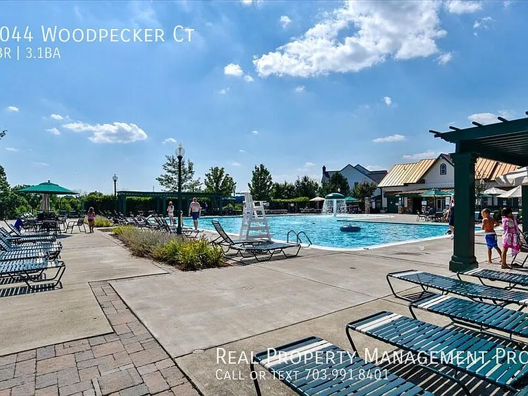 9044 Woodpecker Ct — Photo 38