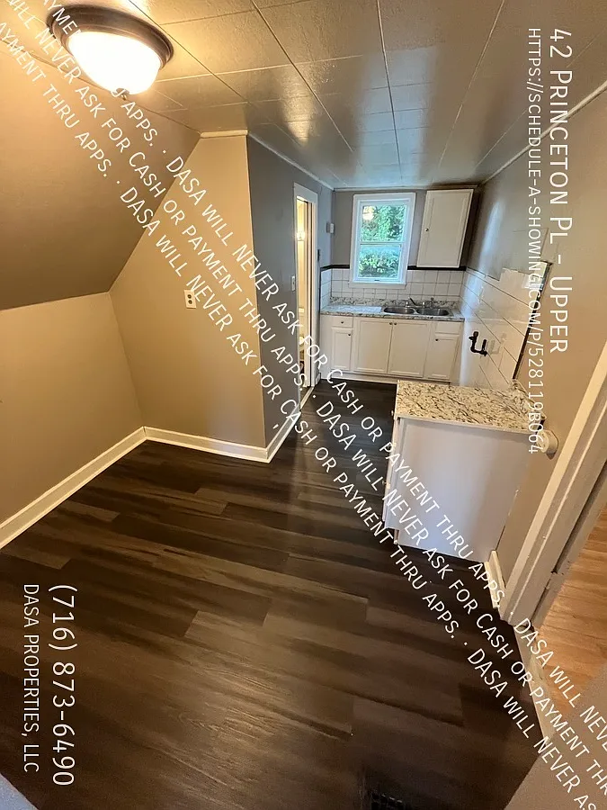 42 Princeton Upper - 1 Bed / 1 Bath — Photo 4