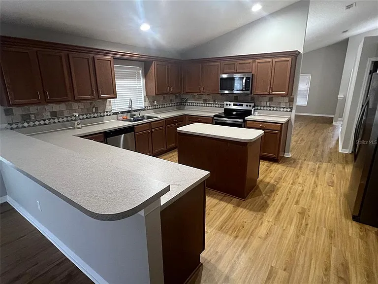 1063 Bluegrass Dr — Photo 7