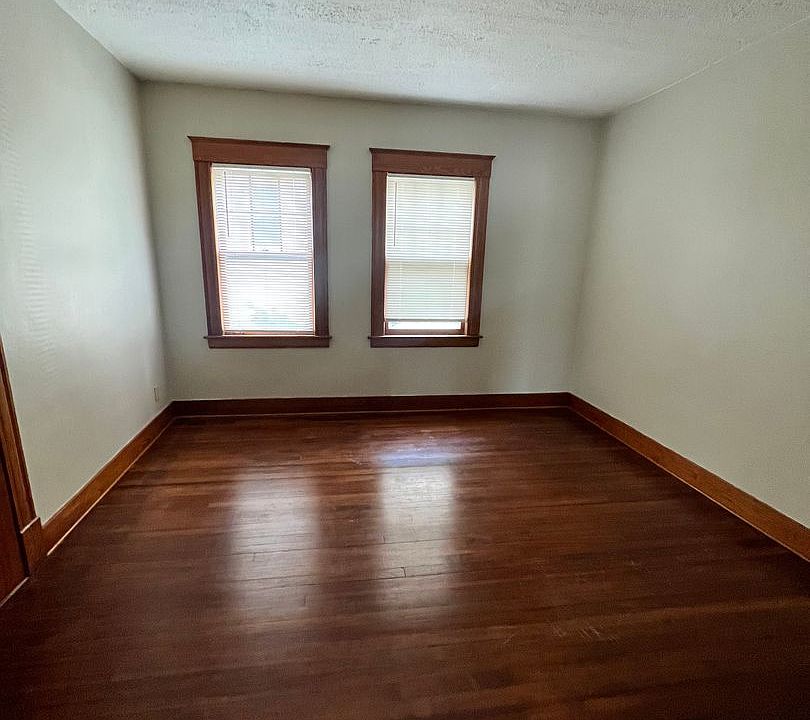 1st image of 20 Nash St Floor 2