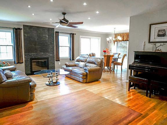 2nd image of 4410 Braeburn Dr